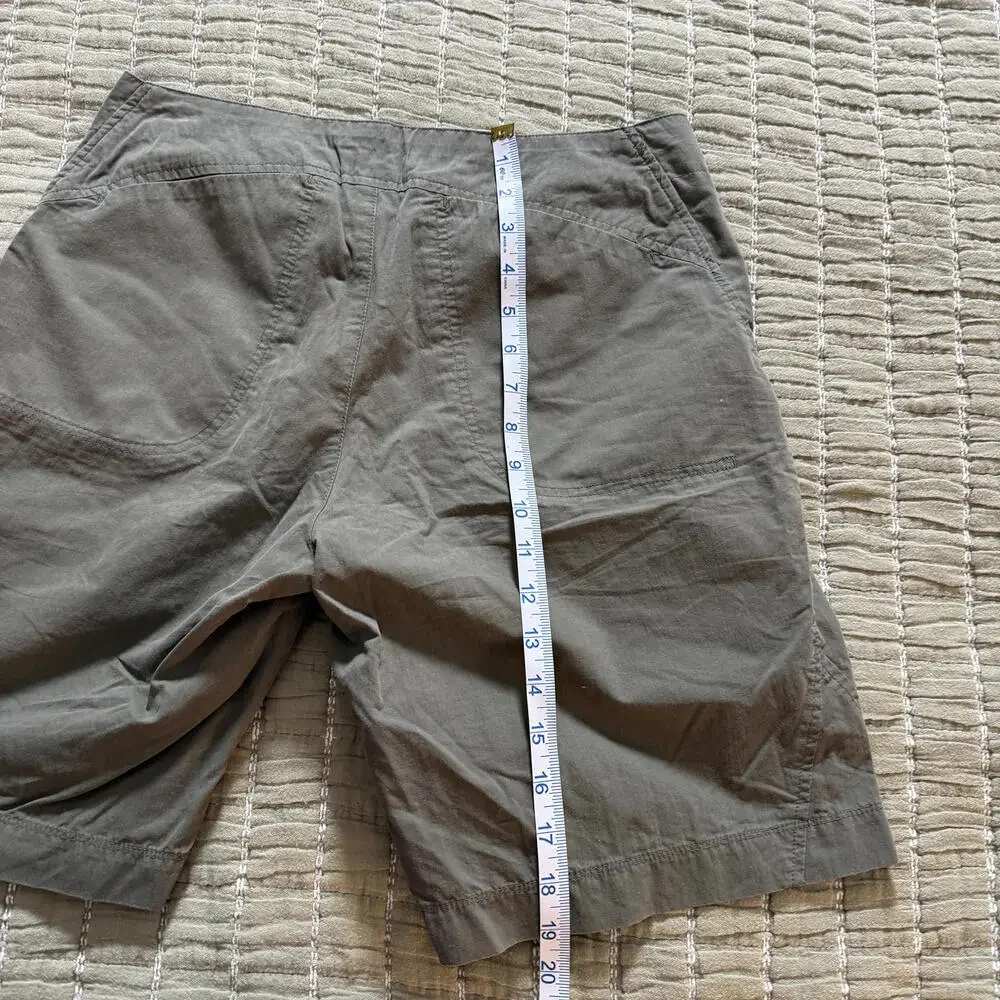 REI Cotton/Nylon  Khaki Green Shorts Zip Pocket Womens‎ SZ S Hiking  GorpCore